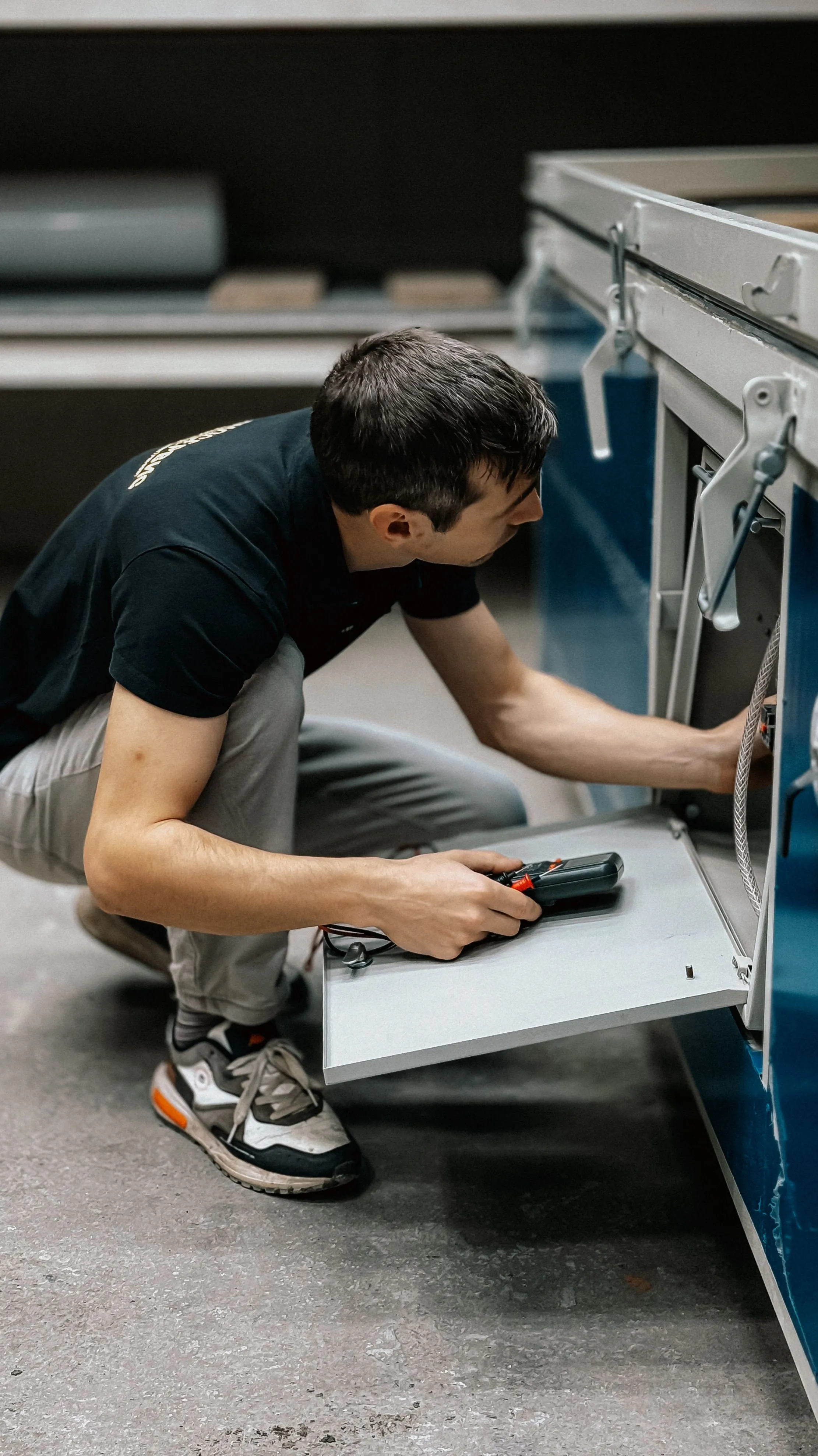 Certified Bengal Appliance technician ready for doorstep repair service in Kolkata